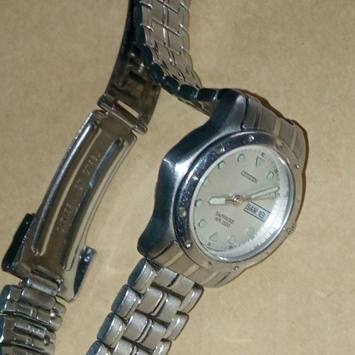 Citizen Sapphire WR200 watch for repair or spare parts, like new