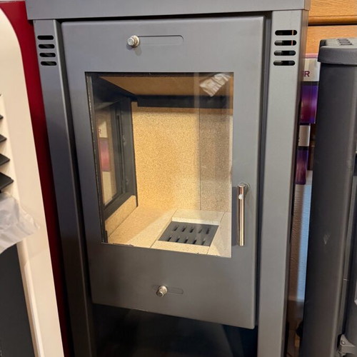 Metal wood stove new, modern and efficient