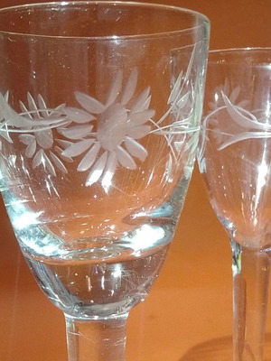 Vintage liqueur glasses set of 2 with minor chip