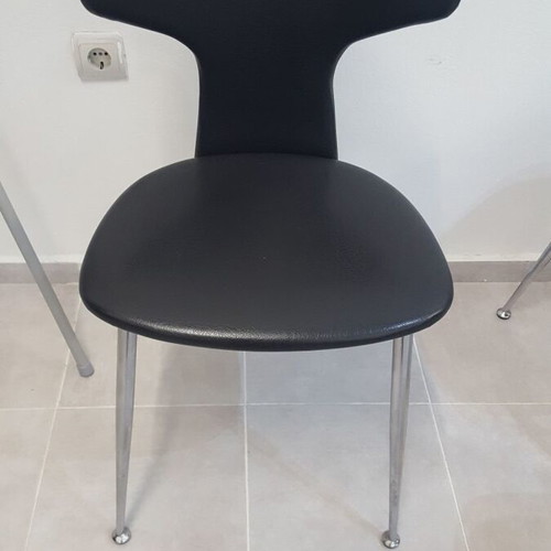 Visitor chairs like new, pack of 15, black with metal legs