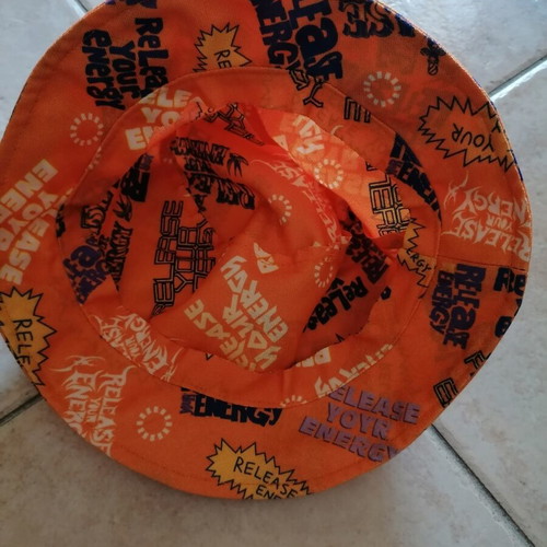 Orange hat one size, like new