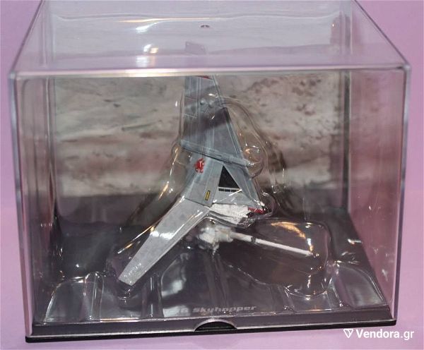  De Agostini Star Wars T-16 Skyhopper se exeretiki katastasi i vitrina timi 11 evro