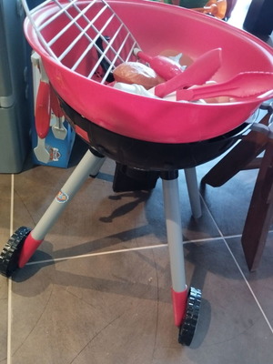 Barbeque toy with sound and light like new