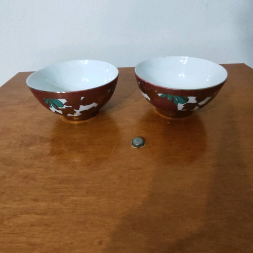 Porcelain bowls with Chinese motifs like new, set of 2