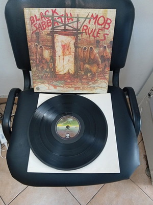 Black Sabbath LP Mob Rules used, metal
