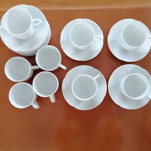 AK Kaiser Vintage Coffee Set porcelain, like new, 11 cups and 12 saucers
