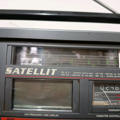 Grunding Satellit International 650 vintage portable radio used