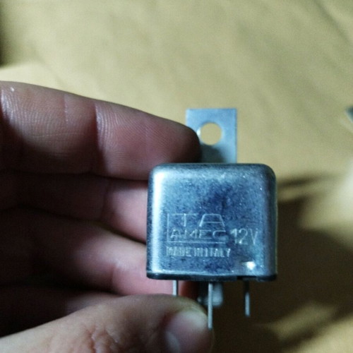 Car relay 12V 30A new, Italian origin, metal