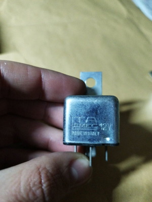 Car relay 12V 30A new, Italian origin, metal