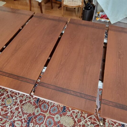 WALNUT DINING ROOM FURNITURE SARRIS