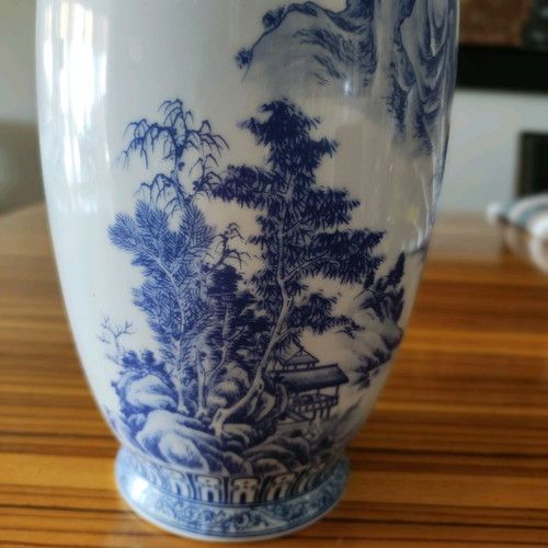 Chinese large porcelain vase hand-painted new