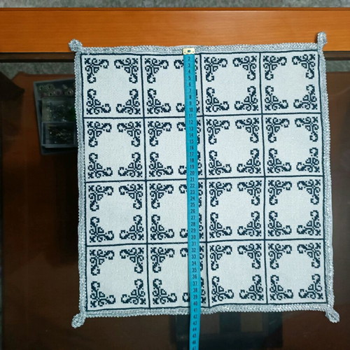 Square Napkin 40x40 new with cross-stitch and lining