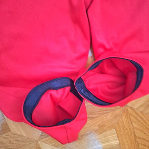 Nike women's capri pants new, red, size S