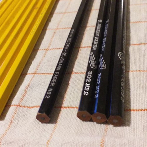 Faber collectible pencils like new, set of 36 pieces