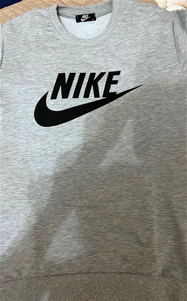 Nike μπλούζα- φούτερ - € 15,00 - Vendora