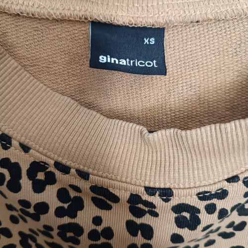 Leopard sweatshirt like new, black and beige, sizes XS and S
