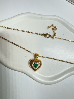 Heart-shaped necklace new, green and gold