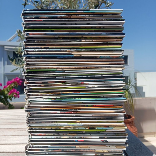 Mickey the Explorer book collection like new, 50 issues