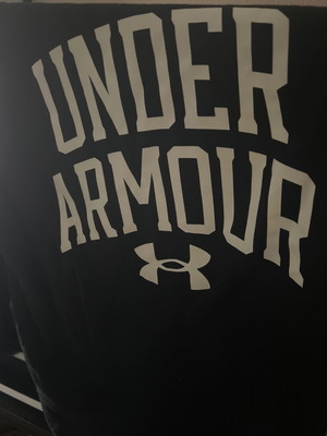 Φούτερ Under Armour μαύρο, μέγεθος L, σε πολύ καλή κατάσταση