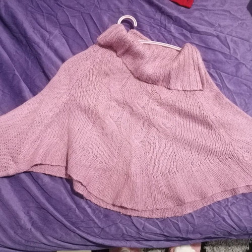 Knitted sweater batwing style like new, pink