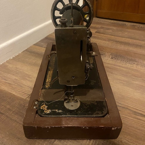 Singer sewing machine 1886 used, functional