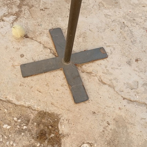 Outdoor tables with metal cross base, set of 2