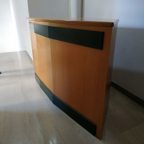 Reception desk used, length 1.60 m, height 80 cm
