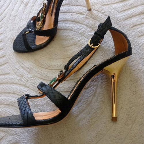 Schutz sandals size 40 leather black and gold new high heels