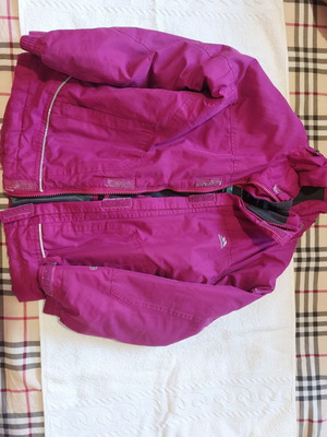 Trespass jacket for girl 6-7 years like new, windproof and insulated