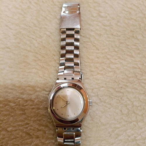 Swatch women's watch like new with bracelet