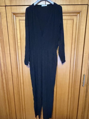 Anel jumpsuit like new, thin fabric, black, size L