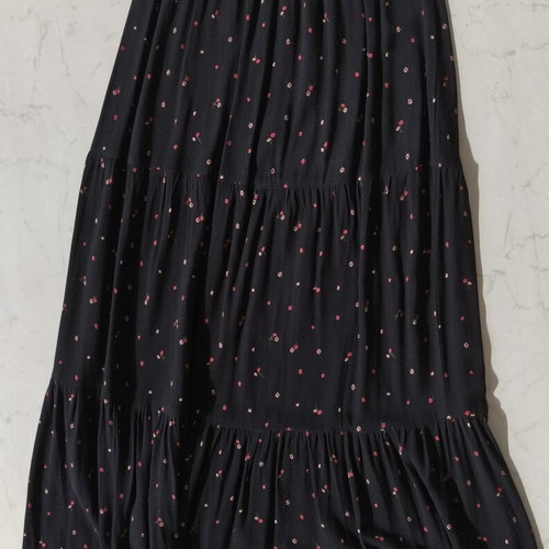 Long skirt with flowers American Eagle like new, black multicolor, size S