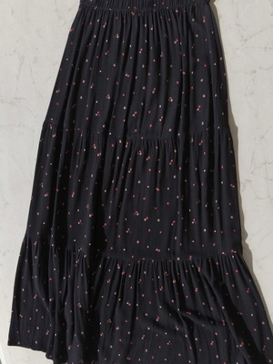 Long skirt with flowers American Eagle like new, black multicolor, size S