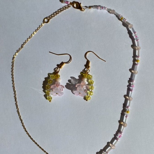 Handmade necklace and earrings set in pink-yellow shades inspired by Barbie Rapunzel