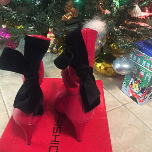 Red ankle boots new with black bow, size 39