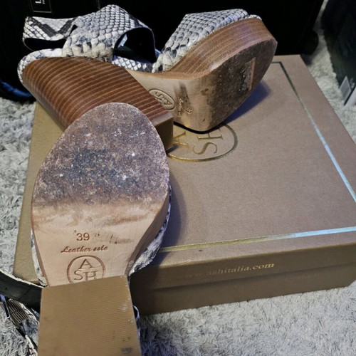 Ash high-heeled shoes with snake pattern like new, size 39