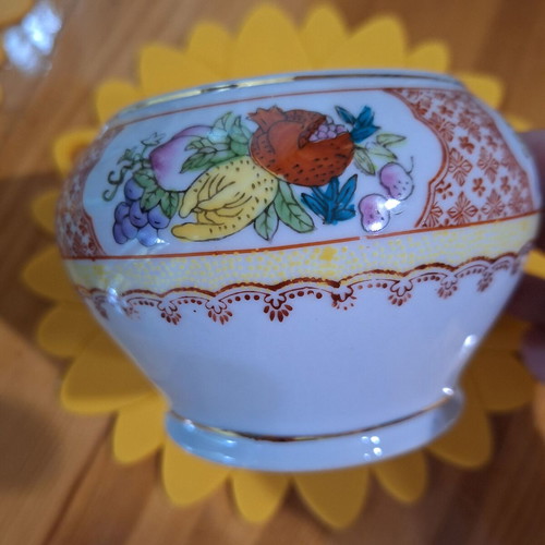 Porcelain sugar bowl like new with painted fruits