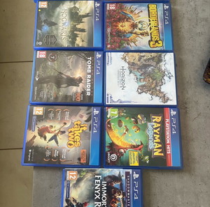 PS4 Pro 1TB + 9 GAMES