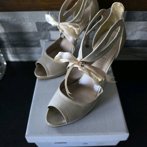 Ellen bridal sandals used, pearl satin, size 38