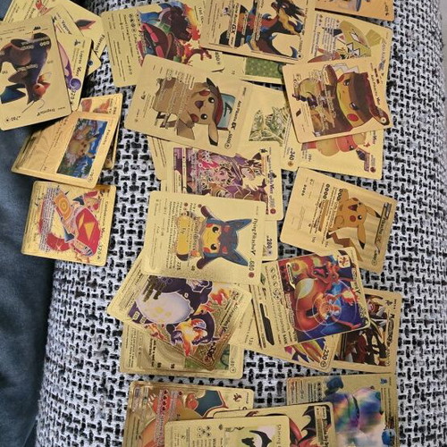 Pokémon gold cards like new, pack of 67 with 17 rare