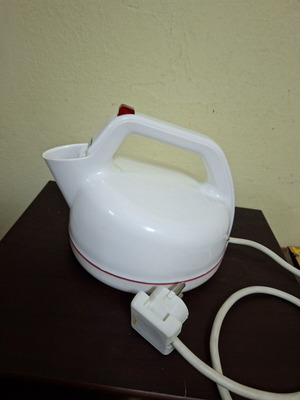 Kambrook KE10 vintage rice cooker used, white with red switch