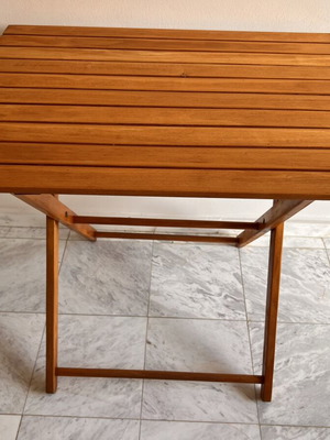 Folding Wooden Garden Table like new, 80x60x74 cm