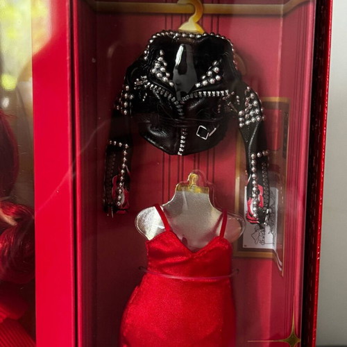 Rainbow High Fantastic Fashion Ruby Anderson doll new