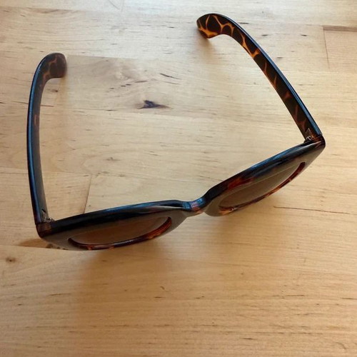 Tortoise sunglasses used with brown tinted lenses