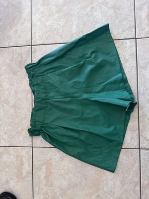 Green leather shorts paperbag style, size Medium