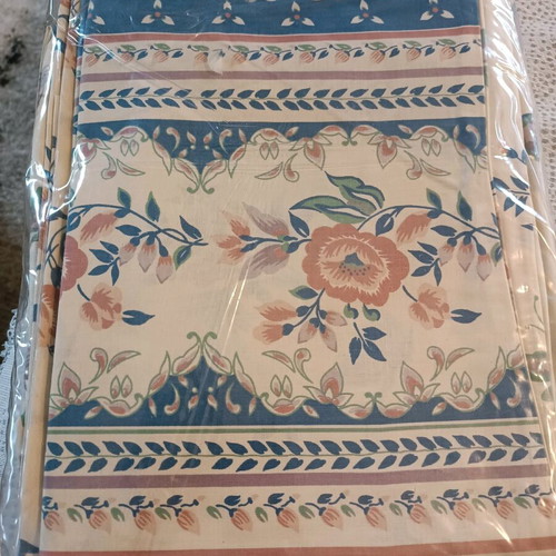 Bed sheets set of 4 pieces unused, 2 sheets and 2 pillowcases
