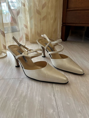 Γυναικεία πέδιλα Μπουρνάζος σαν καινούργια, μέγεθος 38