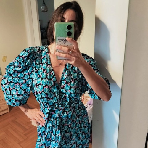 Zara dress like new with bold shoulders and adjustable belt
