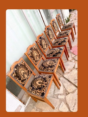 Wooden dining chairs used with classic design and fabric upholstery