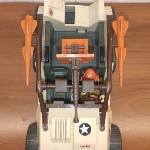 GI Joe Desert Fox and Driver Skidmark 1988 toy set like new
